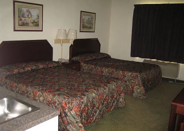 Delux Inn Express & Suites