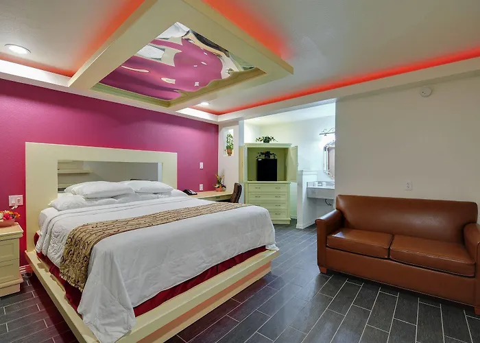 Romantic Inn & Suites