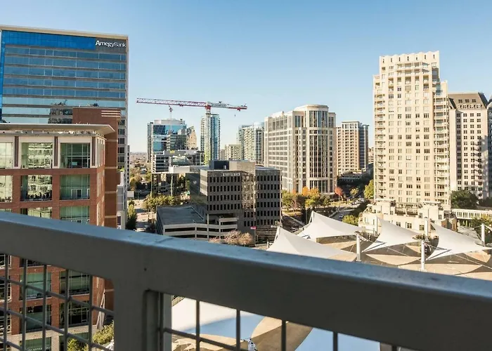 Frontdesk Uptown Downtown Dallas View Apts
