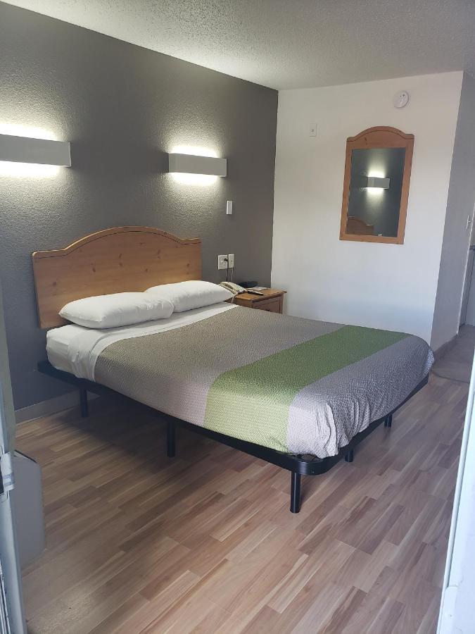 Hotel 6-dallas, Tx - North - Richardson