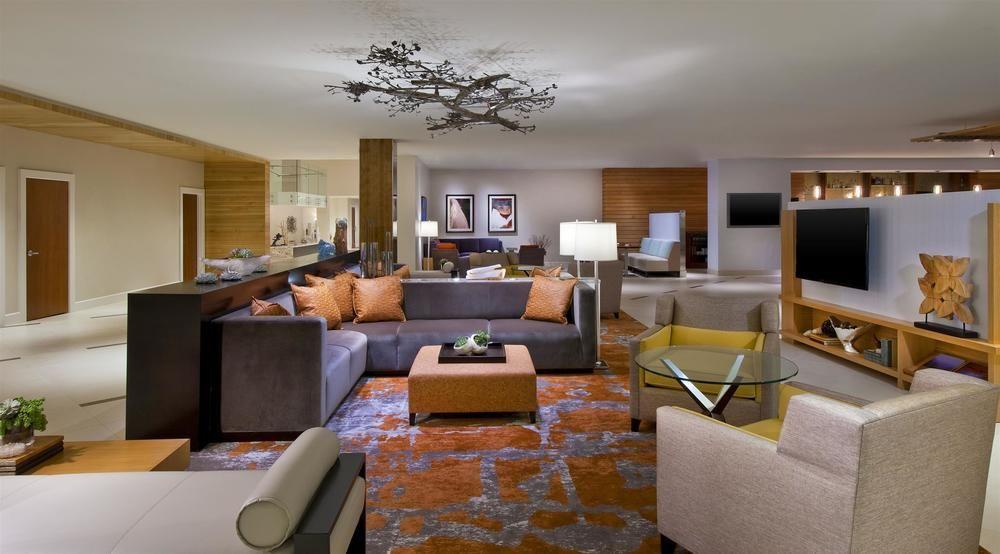 Hotel Sheraton By The Galleria 4*