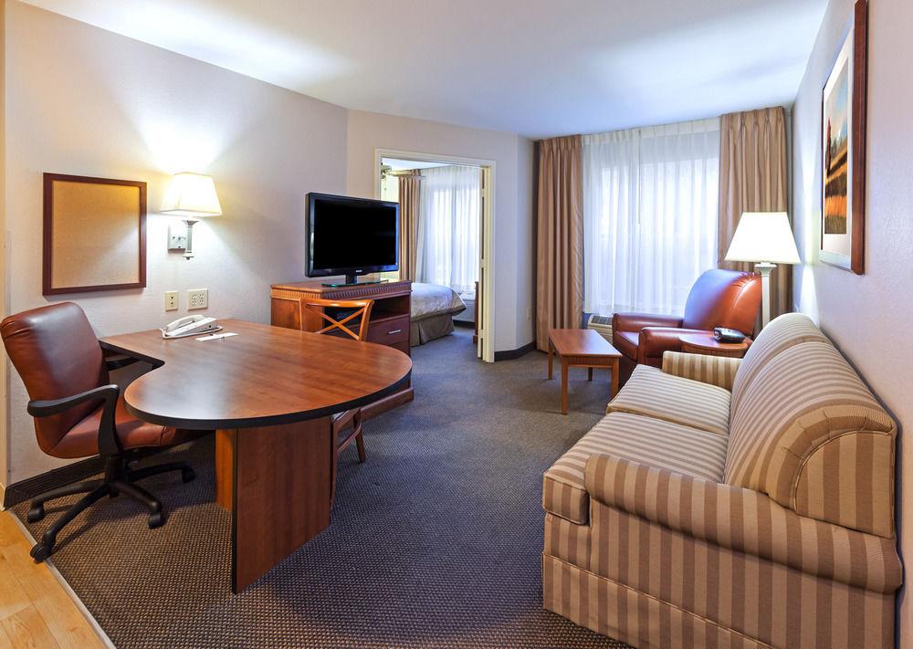 Candlewood Market Center-love Field By Ihg Hotel Dallas