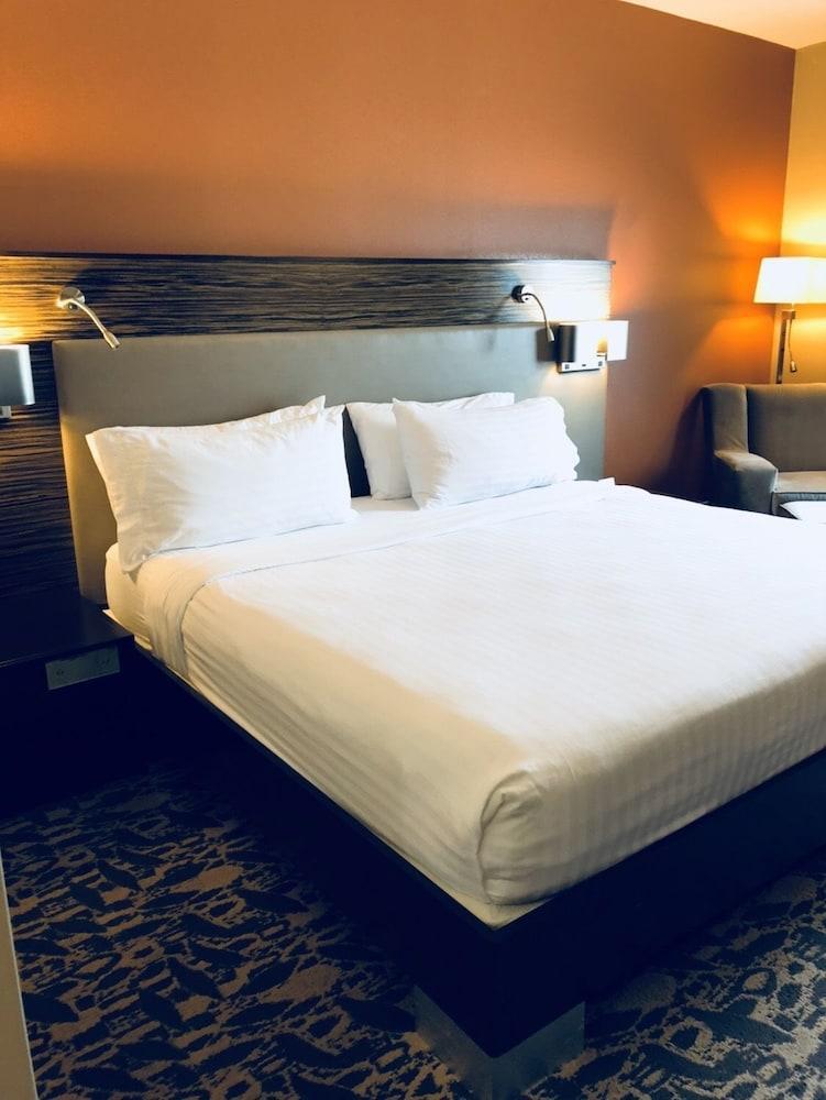 Hotel Express & North At Preston By Ihg 3*
