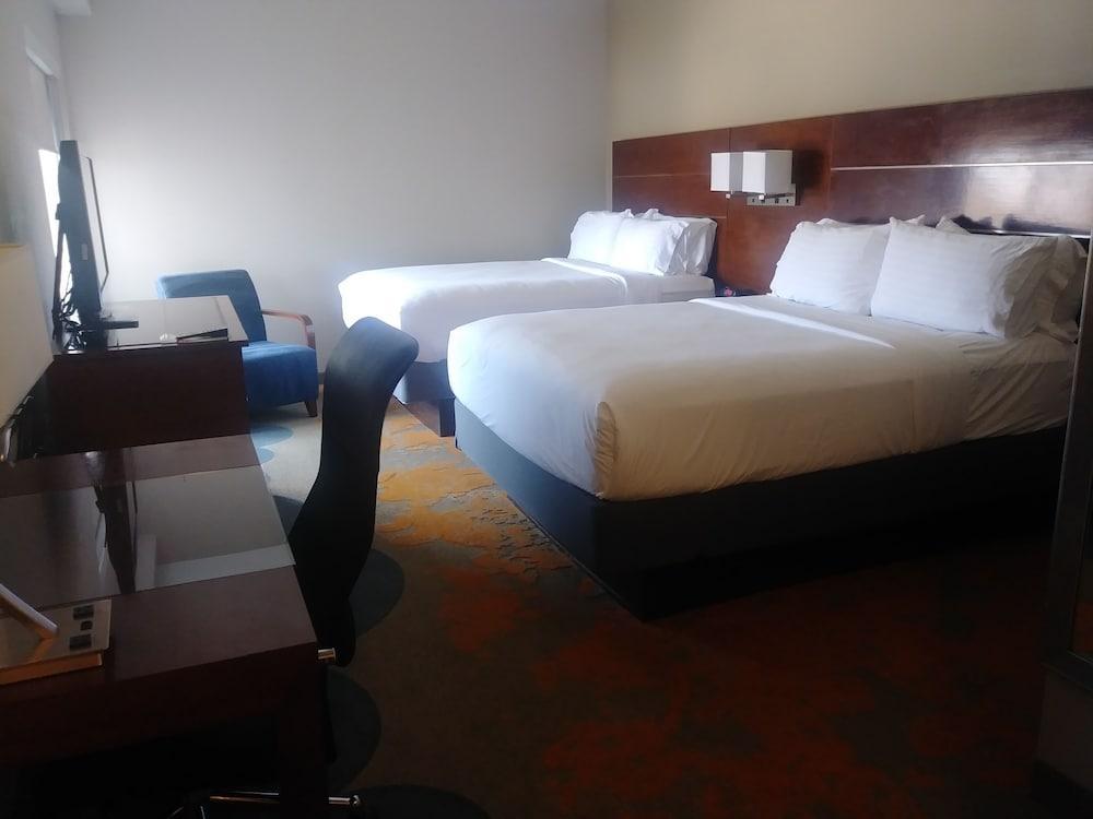 Express & - Park Northeast By Ihg Hotel Dallas