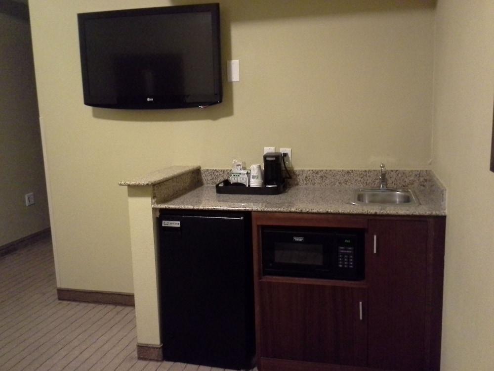 Express & - Park Northeast By Ihg Hotel Dallas