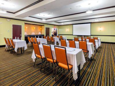Express & West By Ihg Hotel