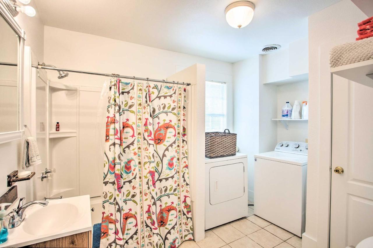 Charming Home, 3 Mi To Downtown And Zoo! Holiday home