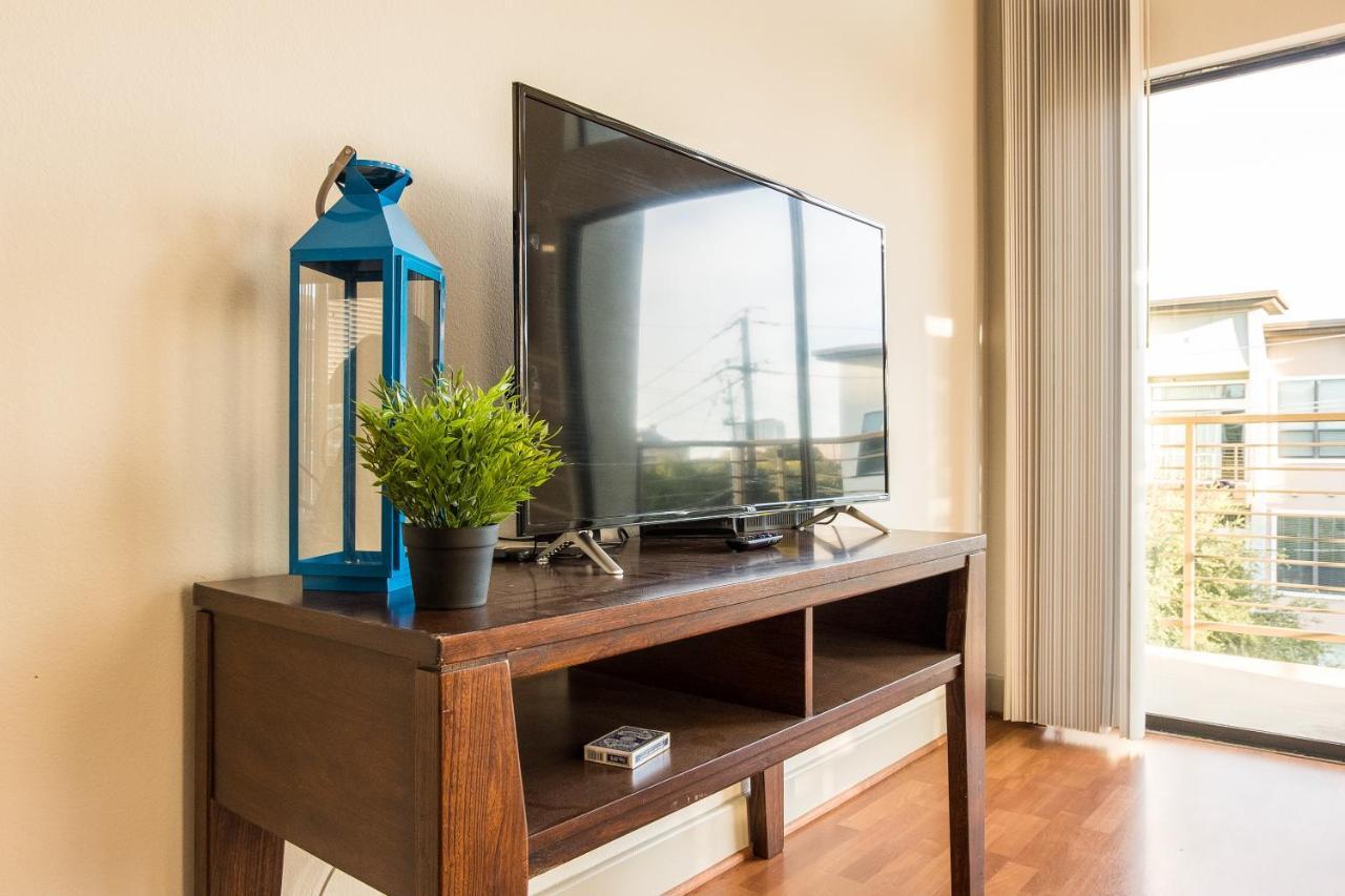 Frontdesk 2525 Reagan St Apts Uptown