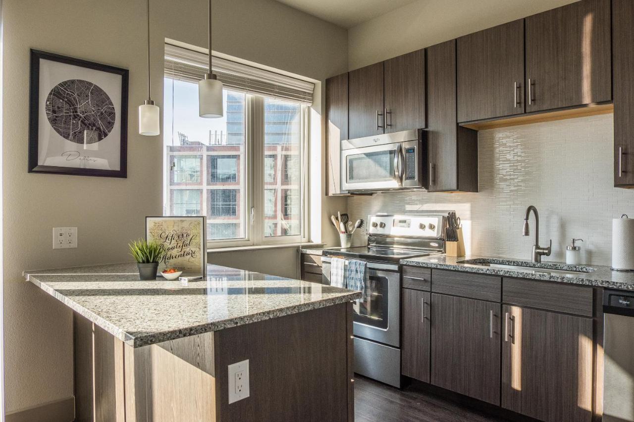 Frontdesk Uptown Downtown Dallas View Apts