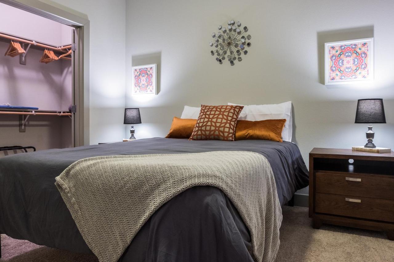 Apartment Frontdesk Uptown Downtown Dallas View Apts Dallas