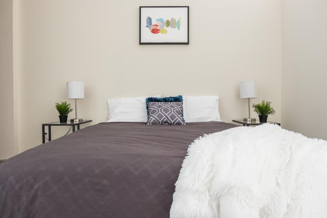 Apartment Frontdesk 2525 Reagan St Apts Uptown *