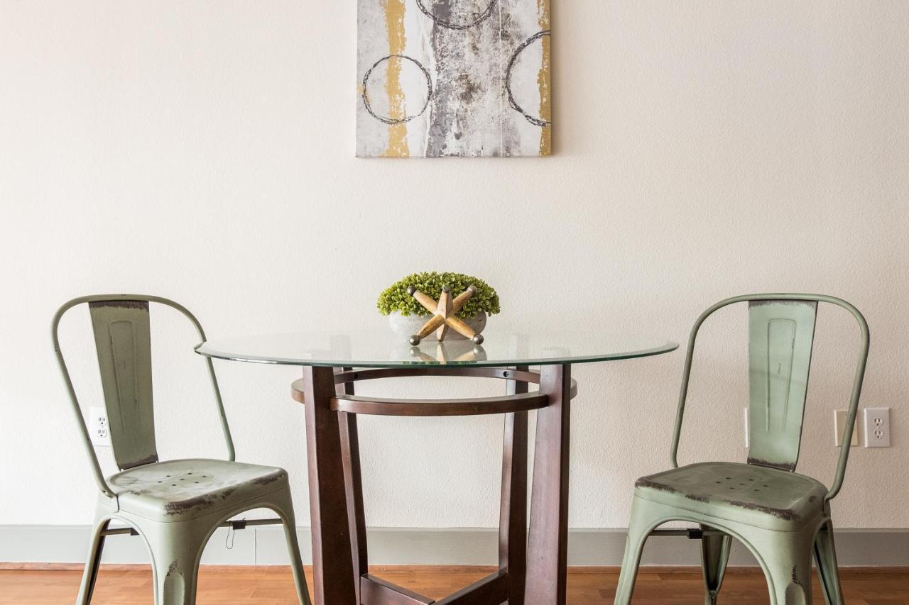 Apartment Frontdesk 2525 Reagan St Apts Uptown *