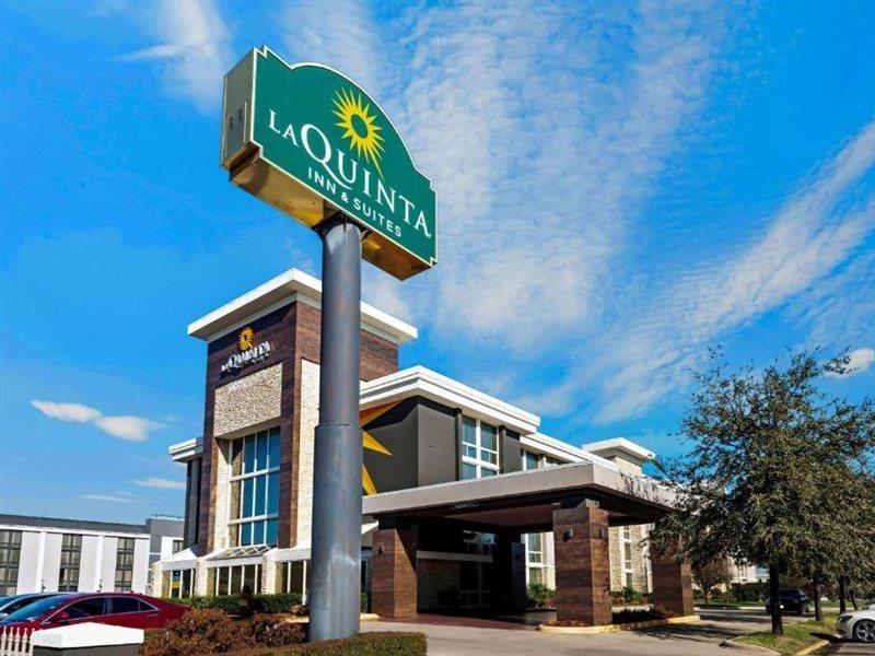 La Quinta By Wyndham I-35 Walnut Hill Ln Hotel