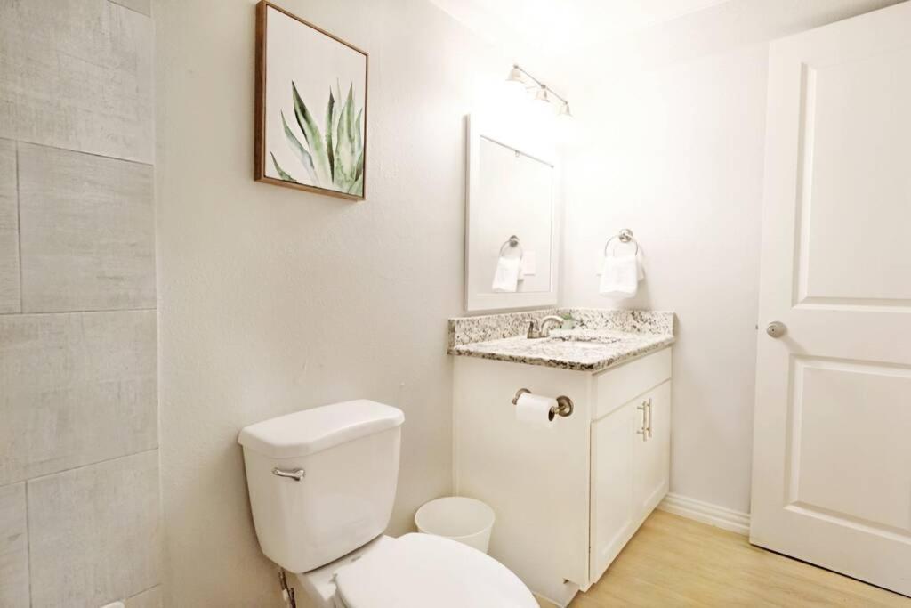 The Alcove Near Downtown Fun Nightlife Apartment