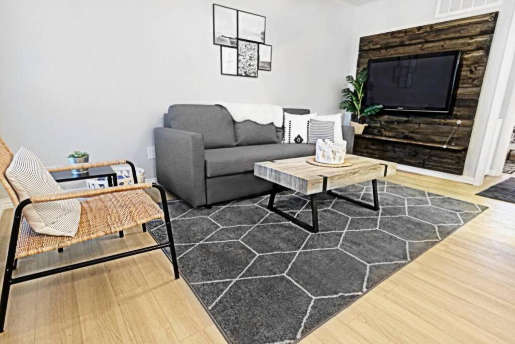 The Alcove Near Downtown Fun Nightlife Apartment *