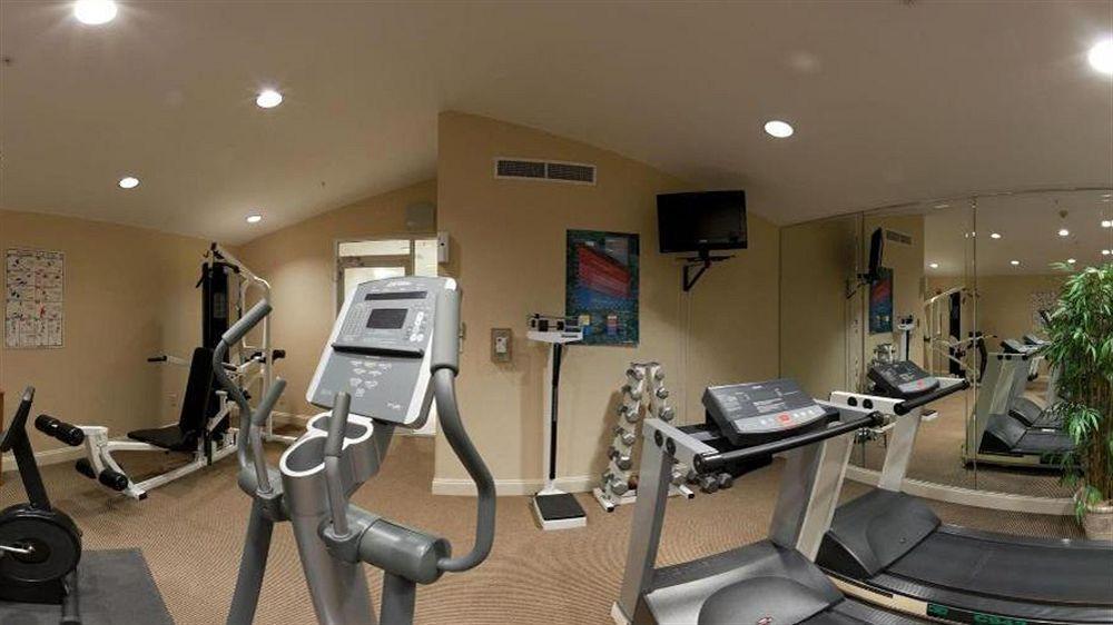 Candlewood Market Center-love Field By Ihg Hotel