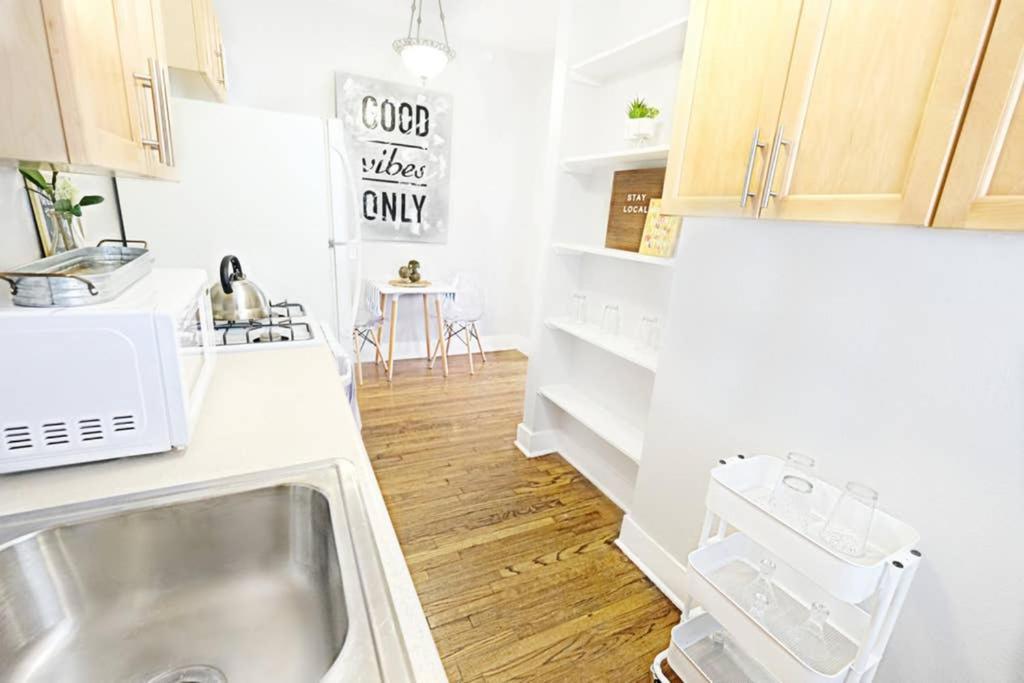 Native, Lower-greenville Ave Area Apartment *