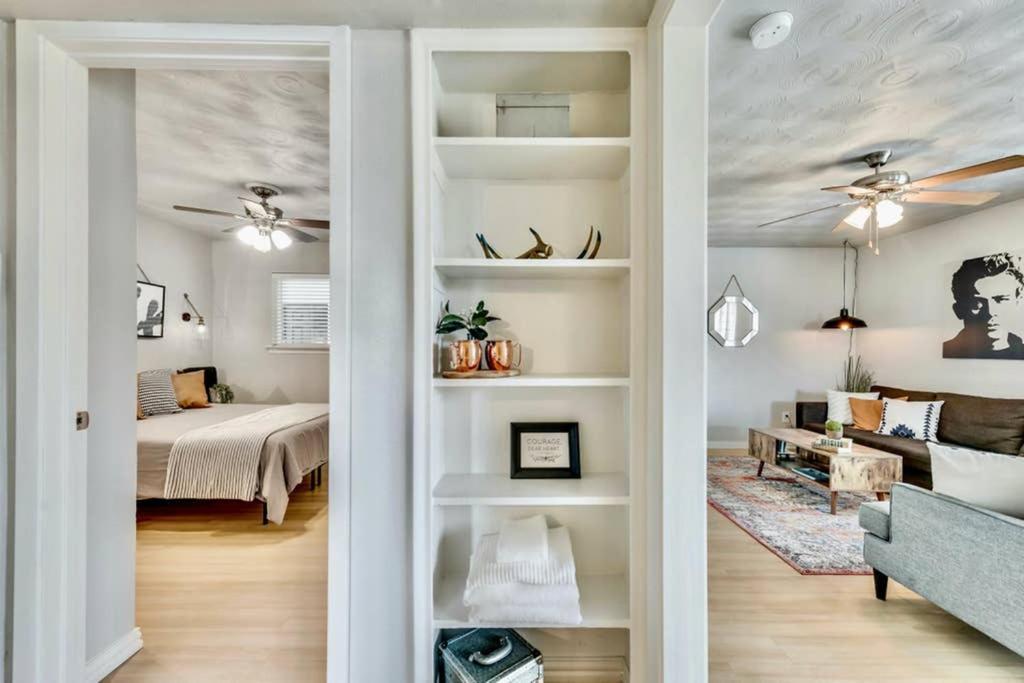 The Swank • Close To Downtown Apartment *