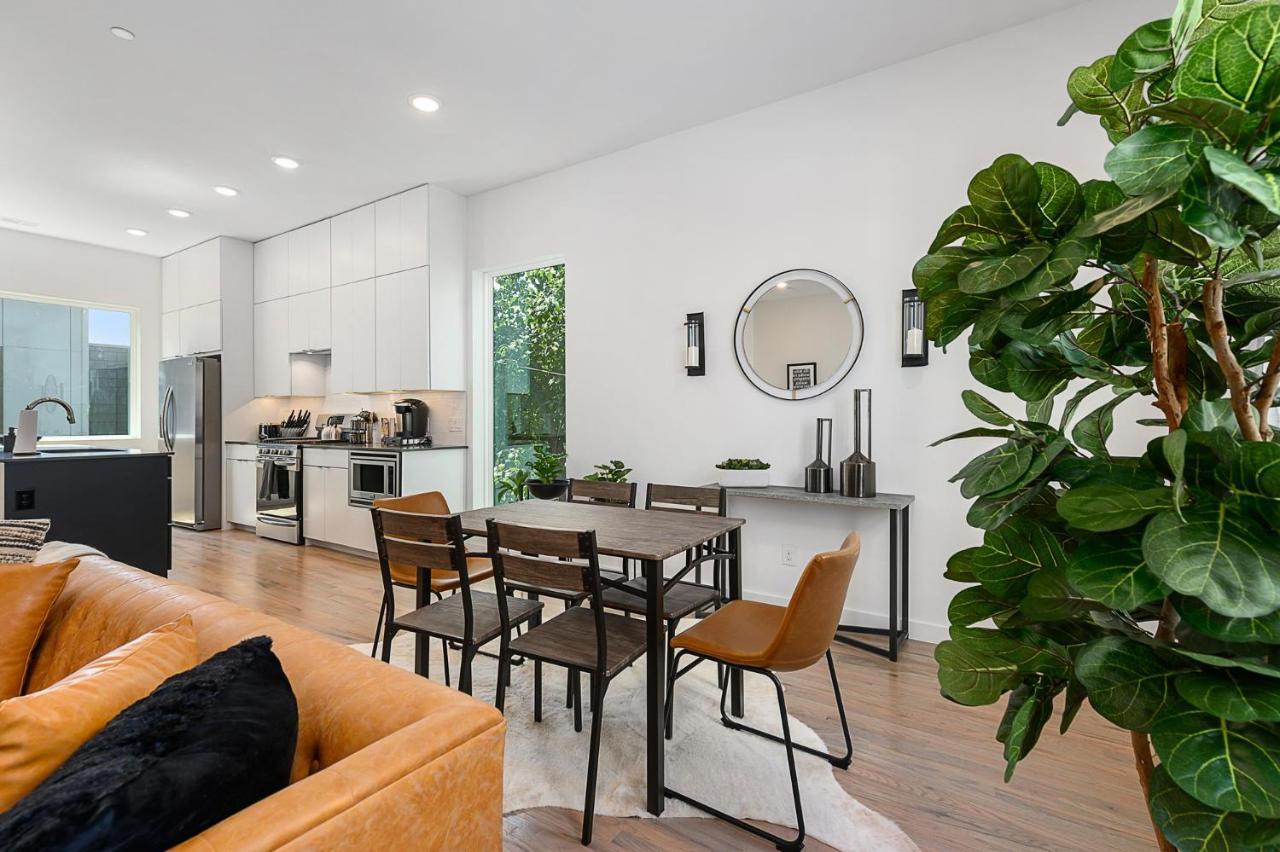 Jurny - Bishop Arts District 2 Bedroom *