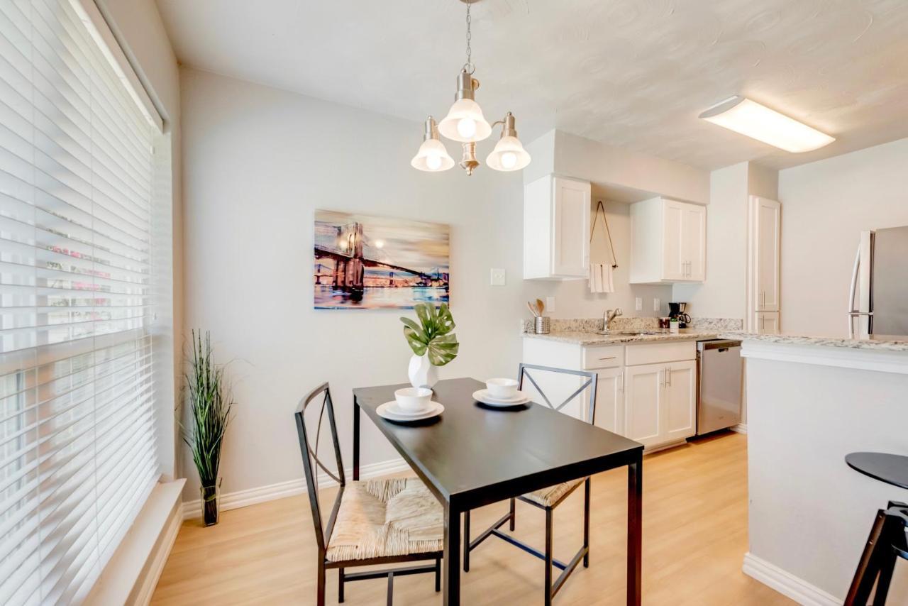 Apartment The Vibe And Free Arboretum Tickets *