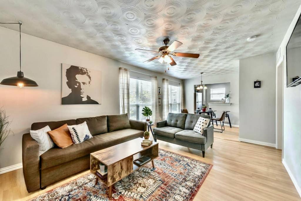 The Swank • Close To Downtown Apartment Dallas