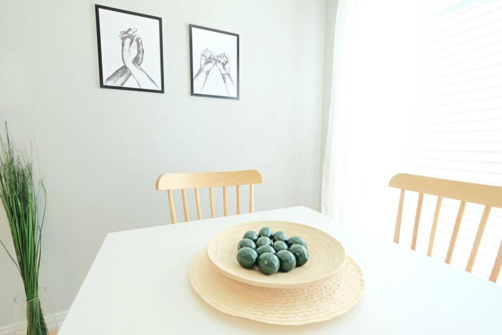 The Munger Proper + Pool Apartamento