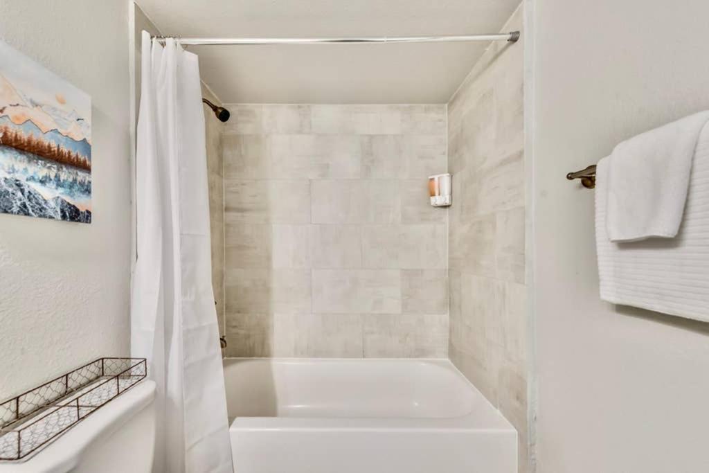 The Swank • Close To Downtown * Dallas