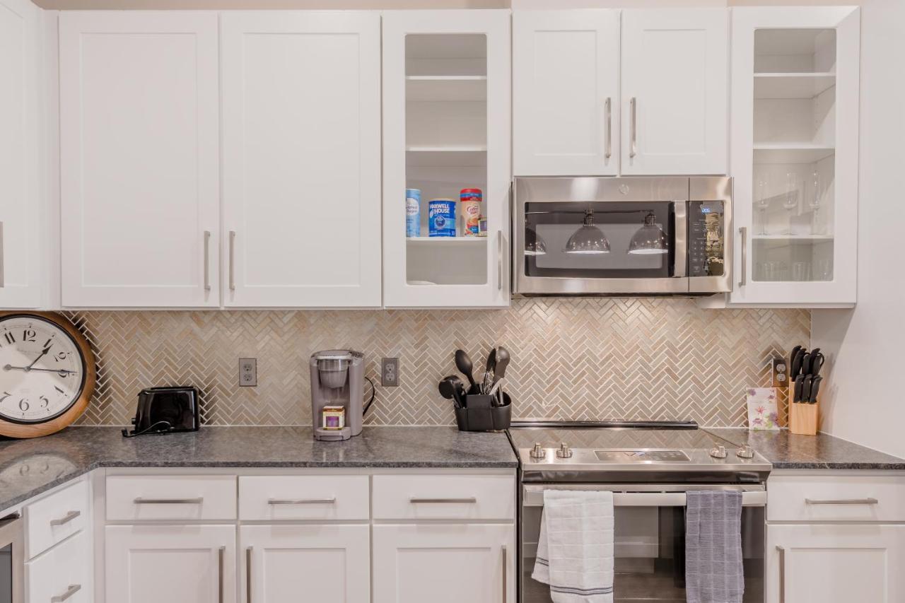 Corporate Suites At Deep Ellum Near Baylor University Medical Center Apartment