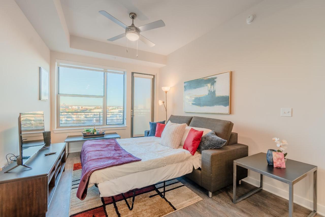 Corporate Suites At Deep Ellum Near Baylor University Medical Center *