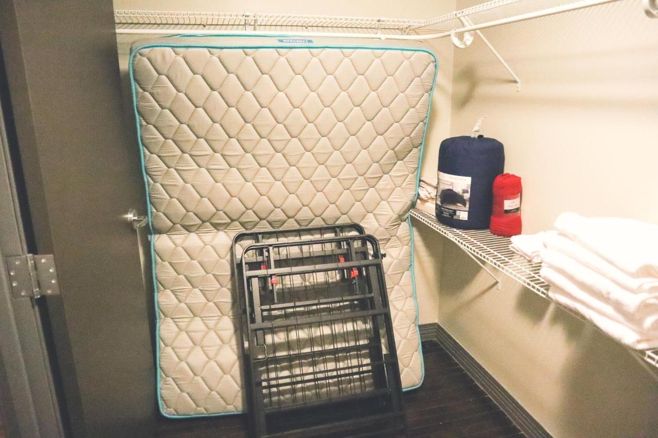 Apartment 5 Min Walk To Convention Center *