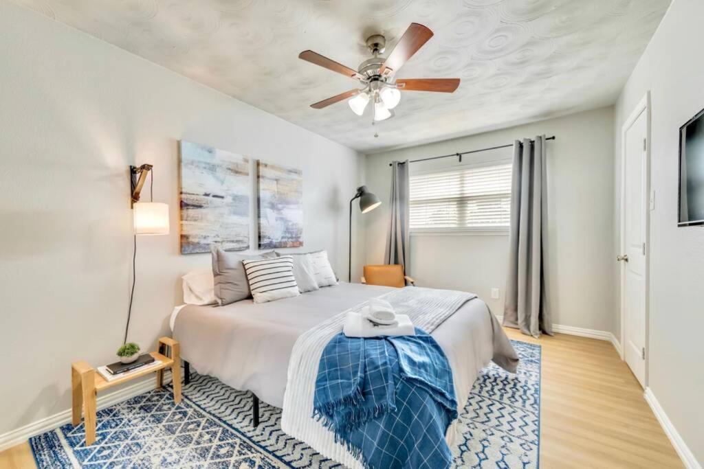 Urban Relaxation 2 Bedroom Apartment Dallas