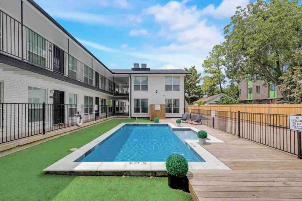 Urban Relaxation 2 Bedroom Apartment Dallas