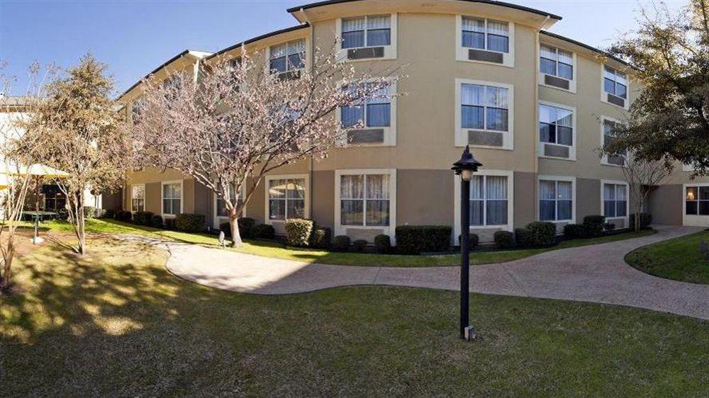 Candlewood Market Center-love Field By Ihg Dallas