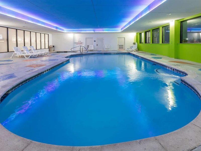 Hotel Wingate By Wyndham Field