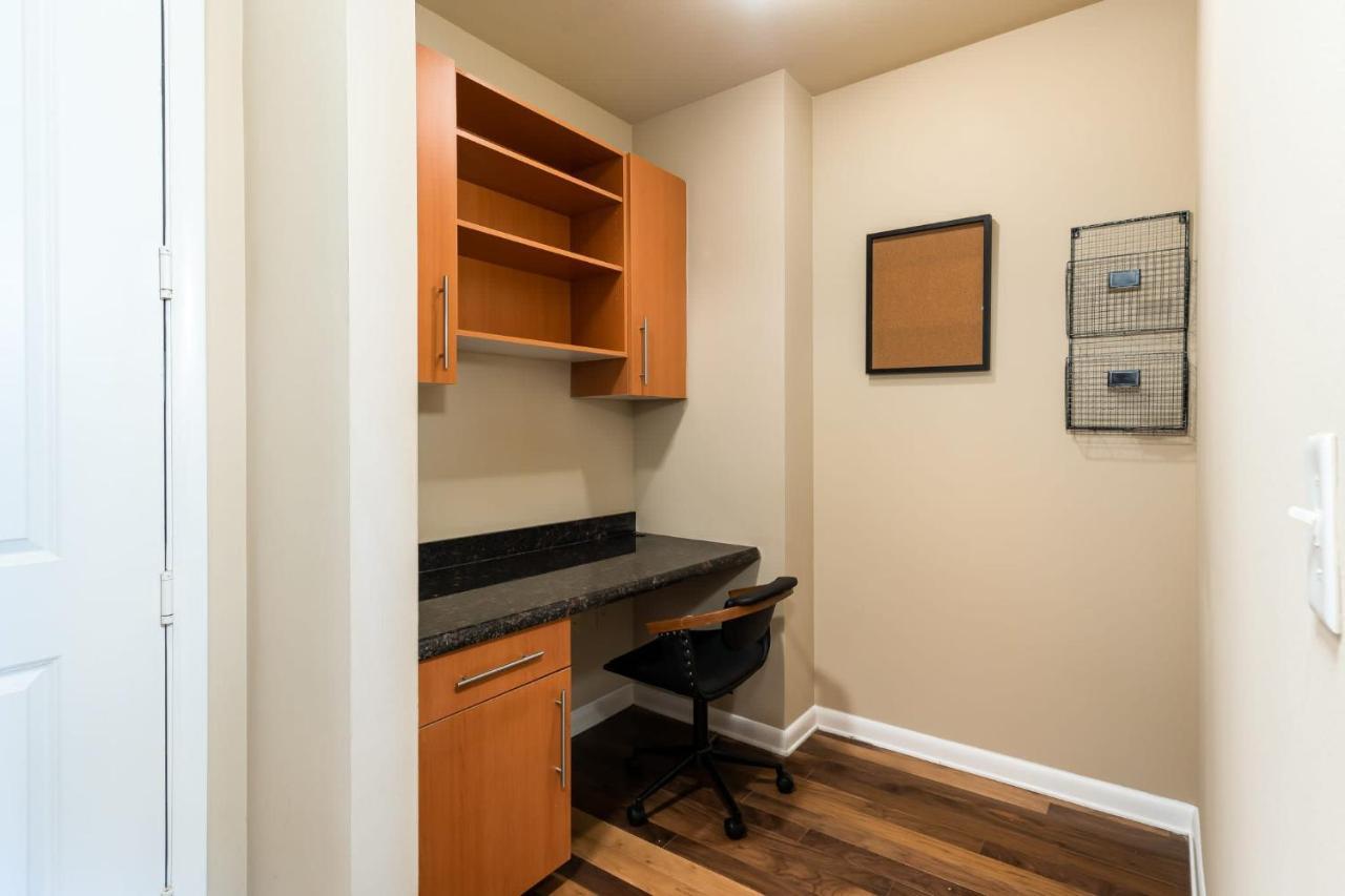 Apartment 1br Executive With Pool, Gym & Fast Wi-fi By Envitae Dallas