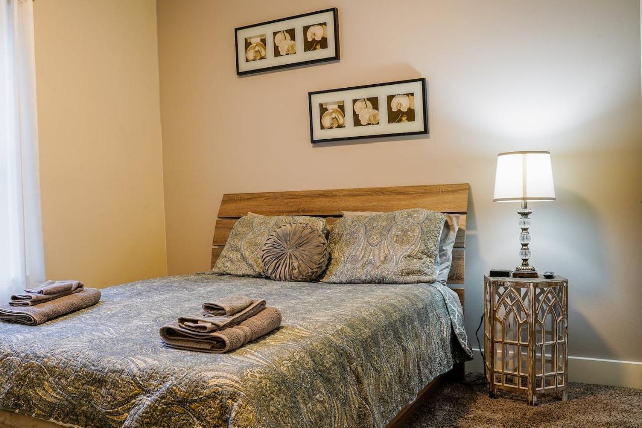 6 Bedroom Big W Hot Tub , Fire Pit & Basketballhoop Dallas