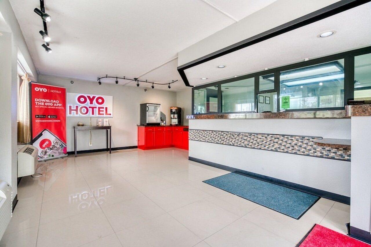 Field Hotel