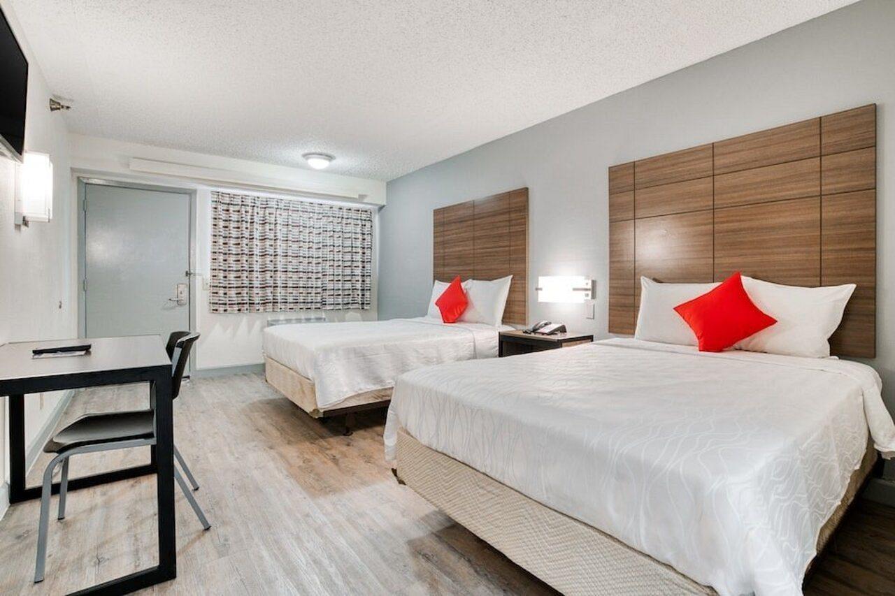 Hotel Field