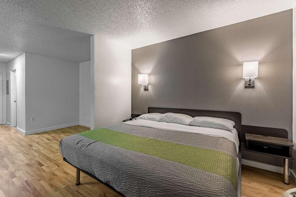 Hotel 6-dallas, Tx 2*