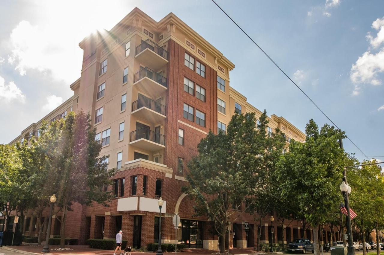 Apartamento Frontdesk Oakwood Apts Uptown Dallas
