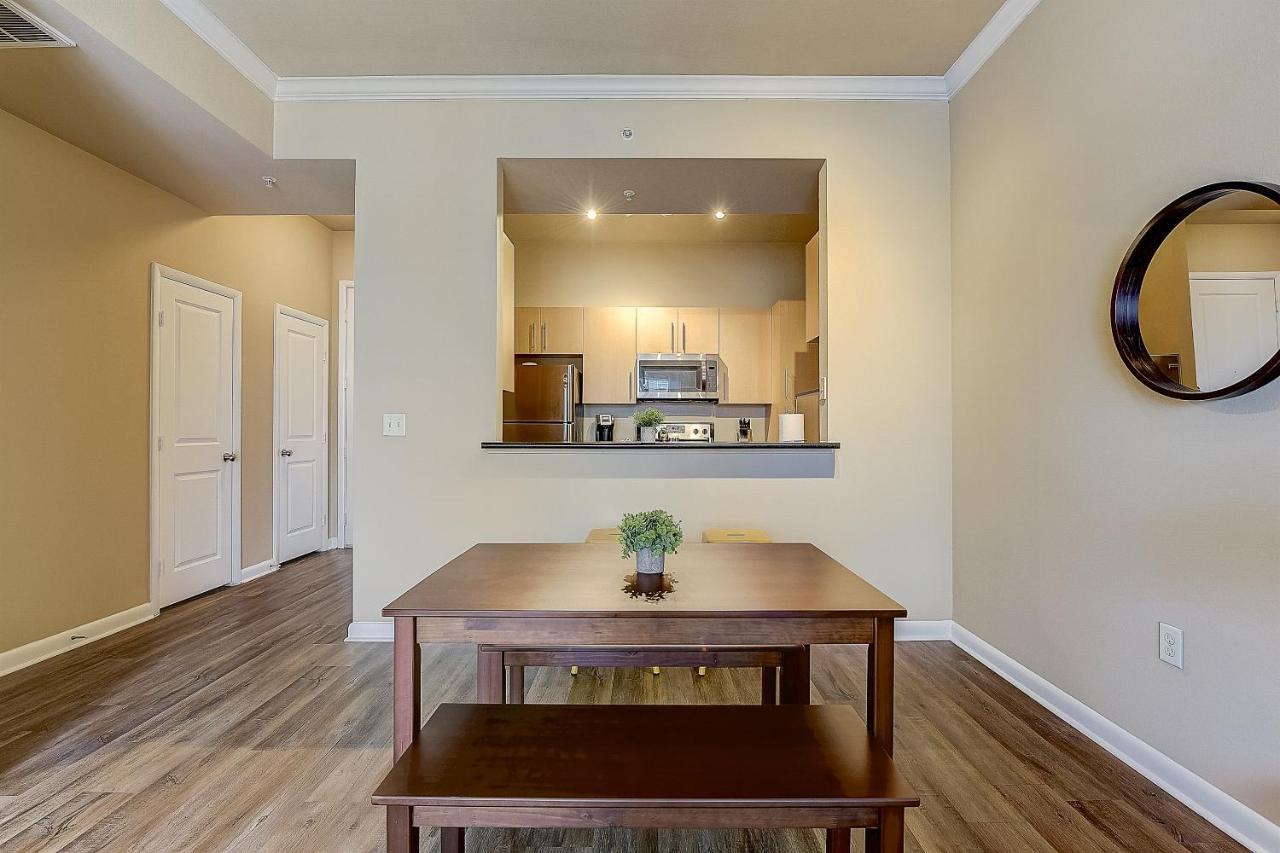 Apartamento Frontdesk Oakwood Apts Uptown