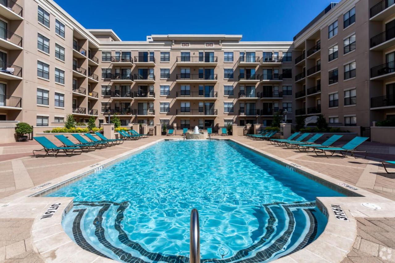 Apartamento Frontdesk Oakwood Apts Uptown Dallas