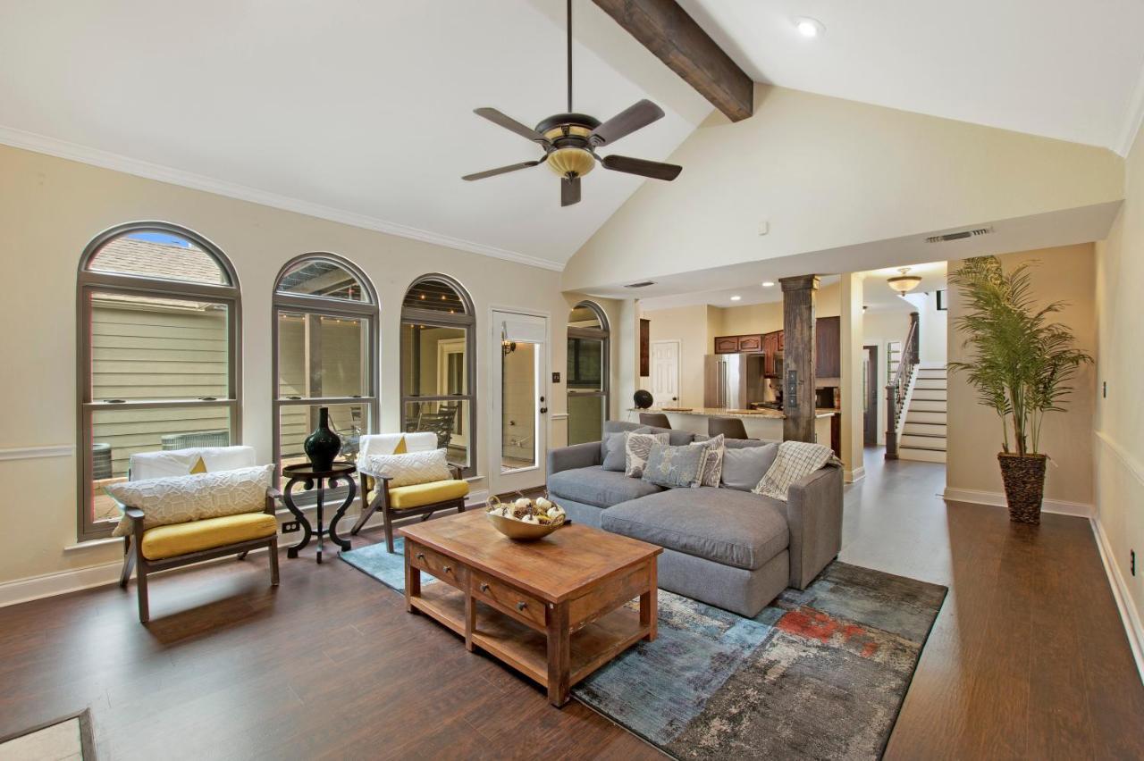 Cjs Cozy Farmhouse 2-Story Uptown Home * Dallas