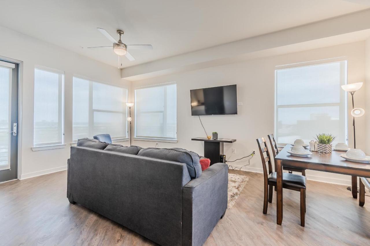 Corporate Suites At Deep Ellum Near Baylor University Medical Center *