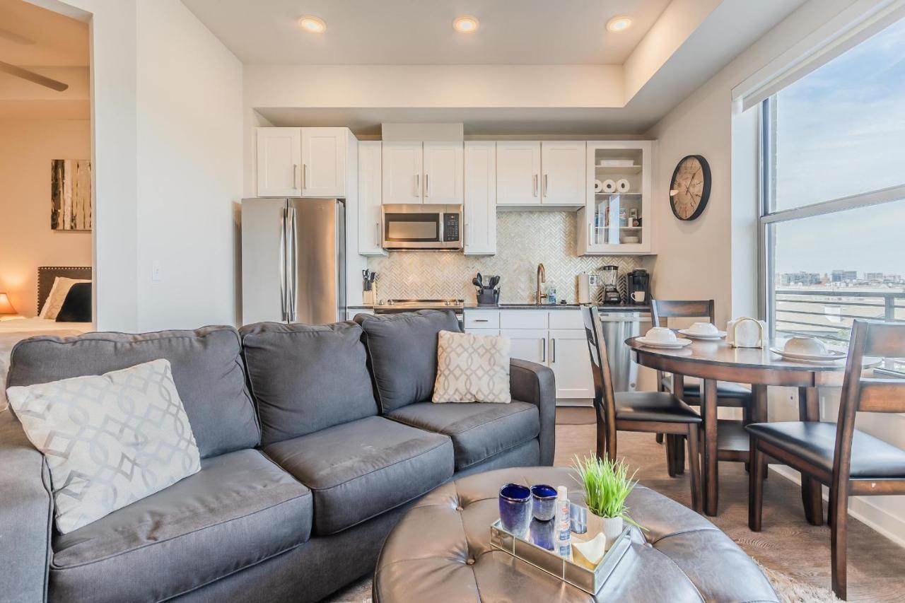 Corporate Suites At Deep Ellum Near Baylor University Medical Center Apartment Dallas