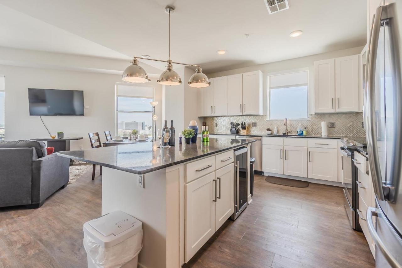Apartment Corporate Suites At Deep Ellum Near Baylor University Medical Center Dallas