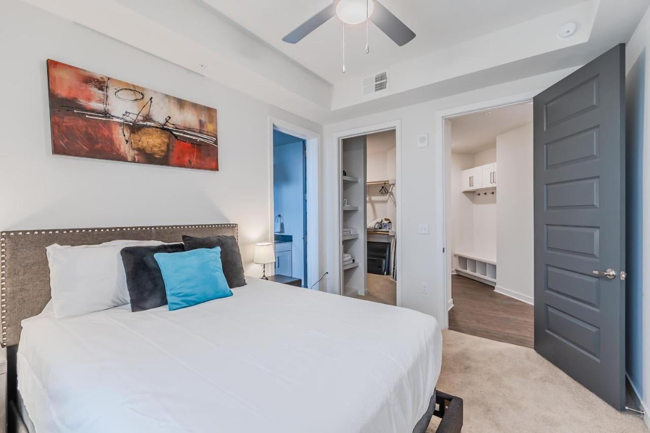 Corporate Suites At Deep Ellum Near Baylor University Medical Center Apartment