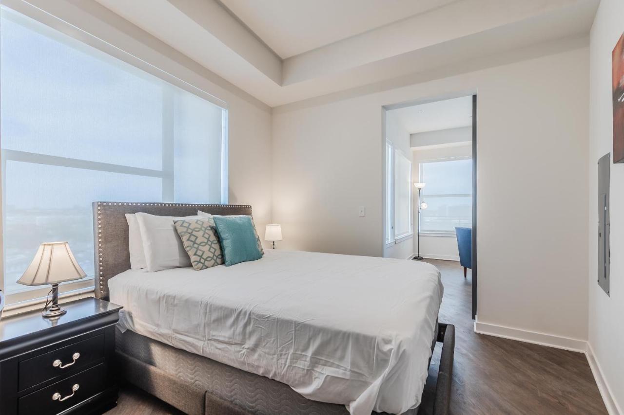 Corporate Suites At Deep Ellum Near Baylor University Medical Center Apartment