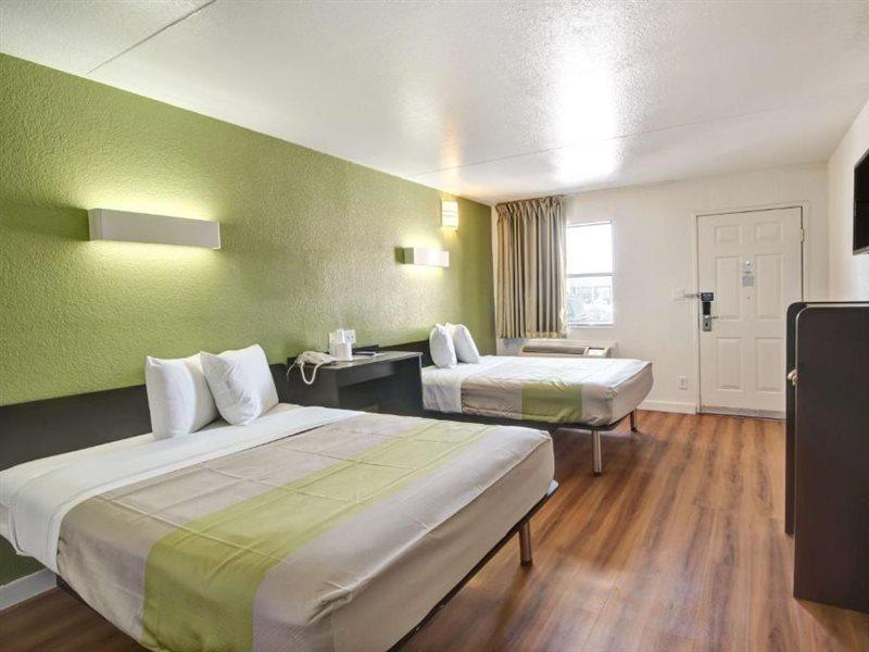 6-dallas, Tx - Forest Lane Hotel Dallas