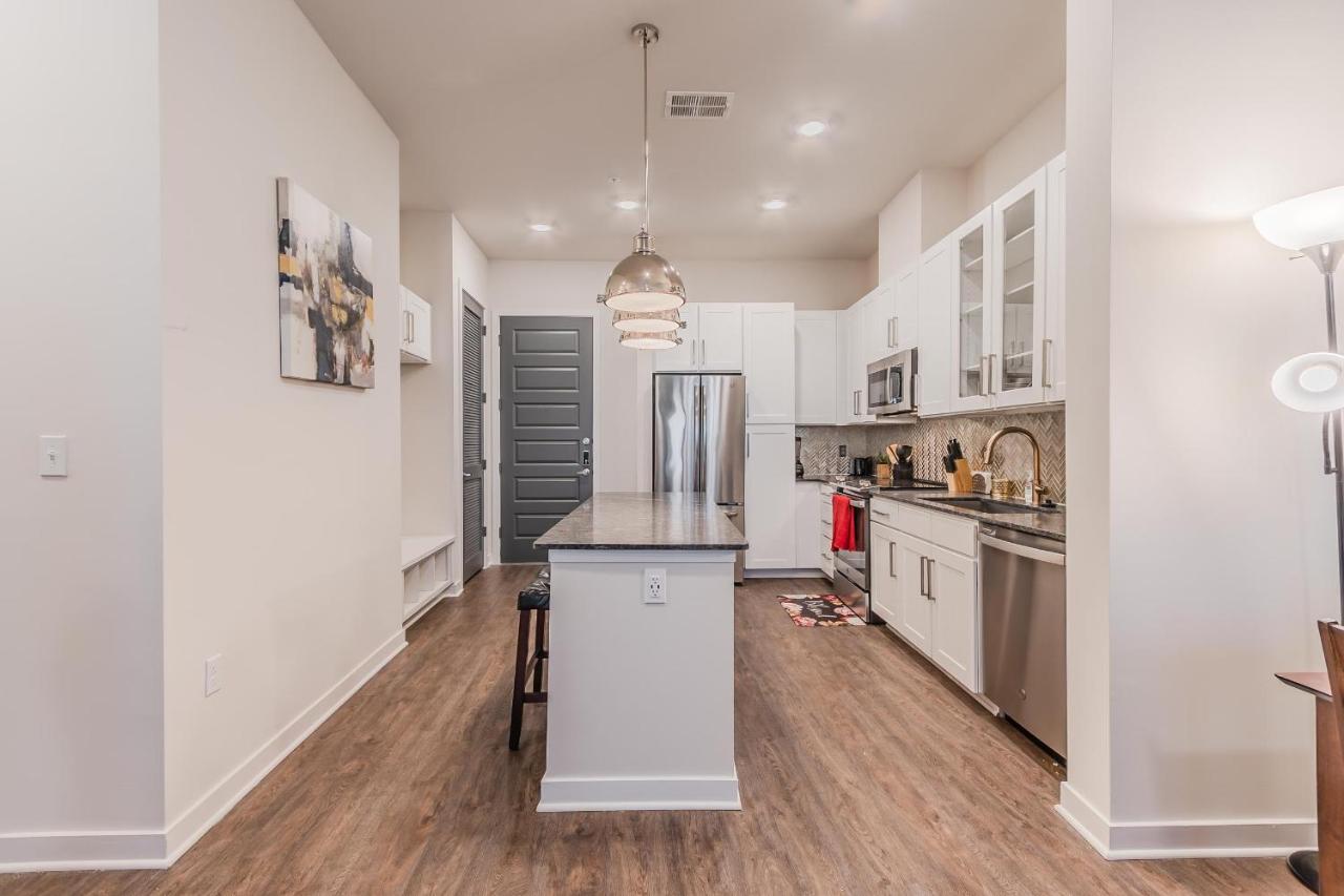 Apartment Corporate Suites At Deep Ellum Near Baylor University Medical Center Dallas